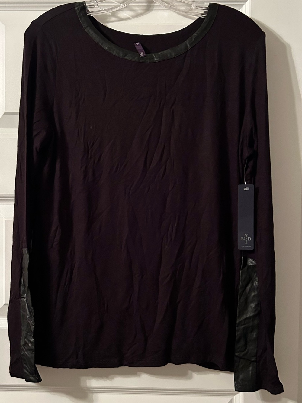 NYDJ (NWT) Luxury Top -P2P is 21